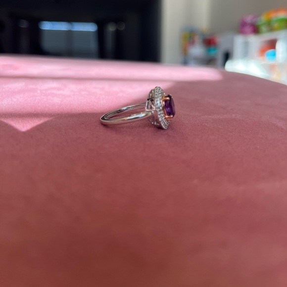 Amethyst and White Sapphire Gold Ring - Picture 4 of 5